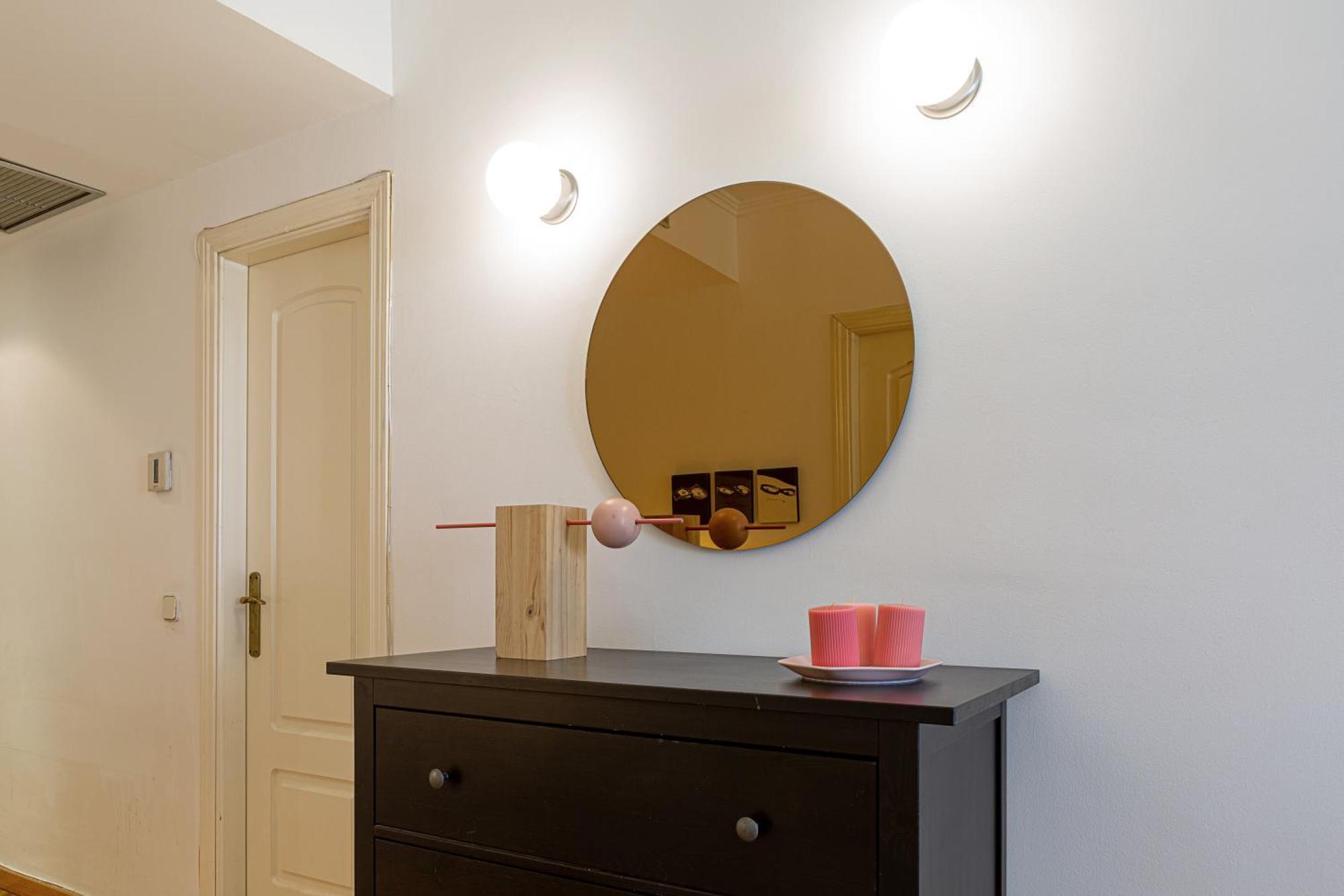 Cute 1 Bedroom Apartment With A Balcony Madryt Zewnętrze zdjęcie