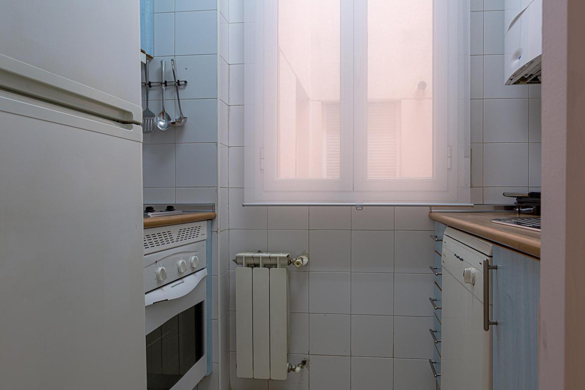 Cute 1 Bedroom Apartment With A Balcony Madryt Zewnętrze zdjęcie