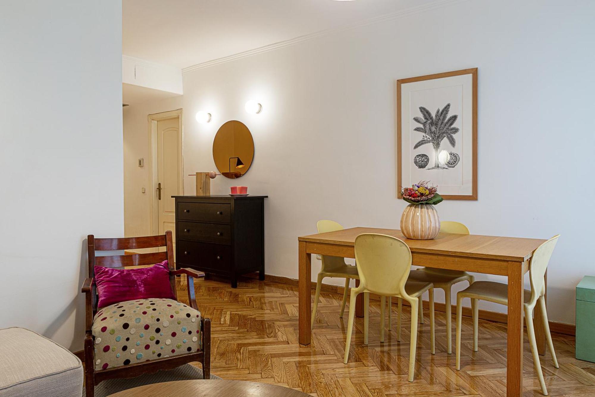 Cute 1 Bedroom Apartment With A Balcony Madryt Zewnętrze zdjęcie