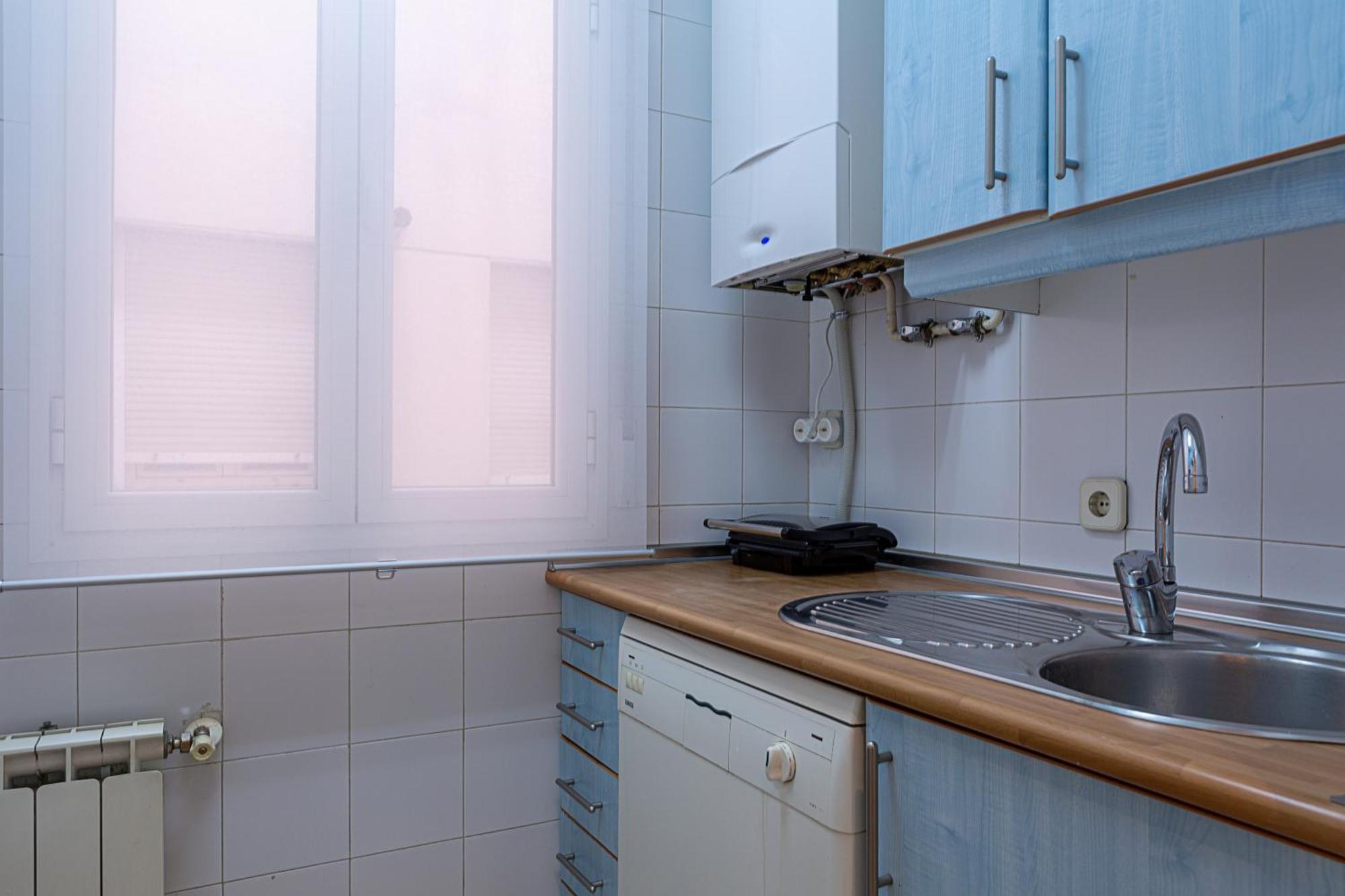 Cute 1 Bedroom Apartment With A Balcony Madryt Zewnętrze zdjęcie